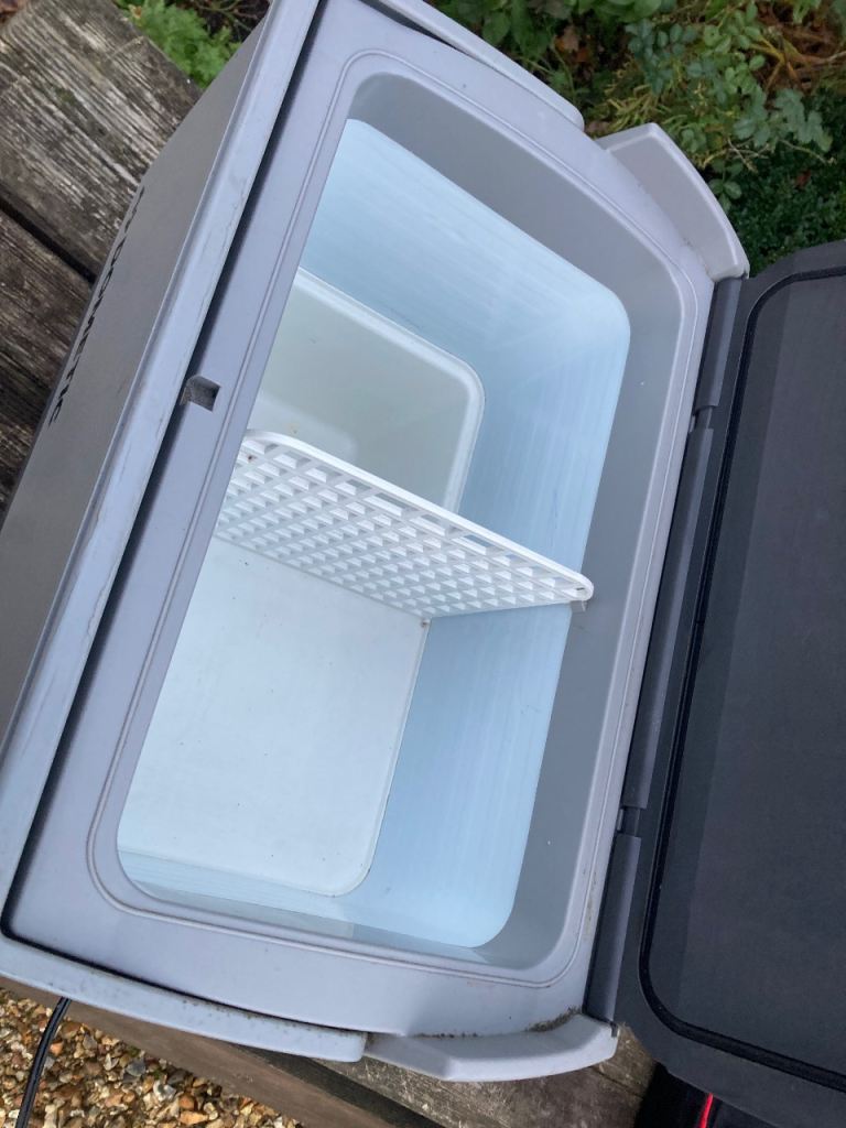Dometic 12v fridge