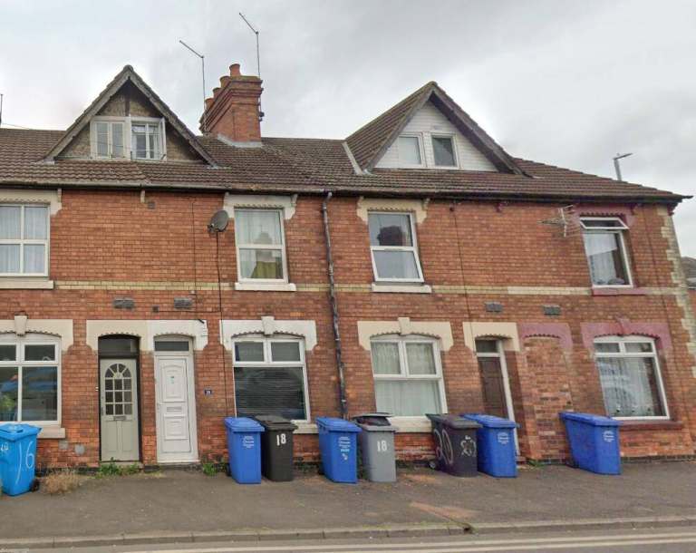Spacious double room with ensuite for rent 