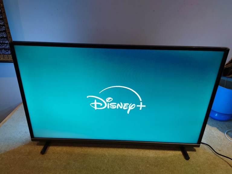 PHILIPS Ambilight 32-Inch 32PFS6905 Full HD LED, HD Smart TV