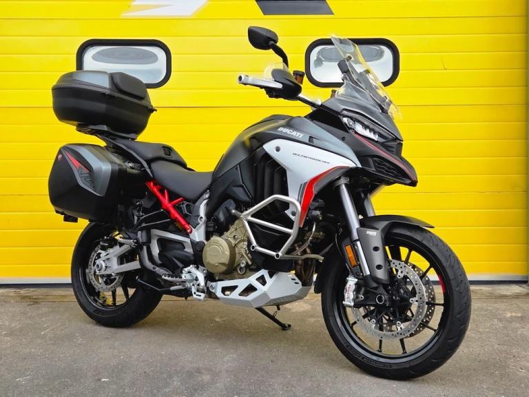 Ducati Multistrada V4 V4S FULL! FULL LUGGAGE! AKRAPOVIC EXHAUST! RADAR CRUISE