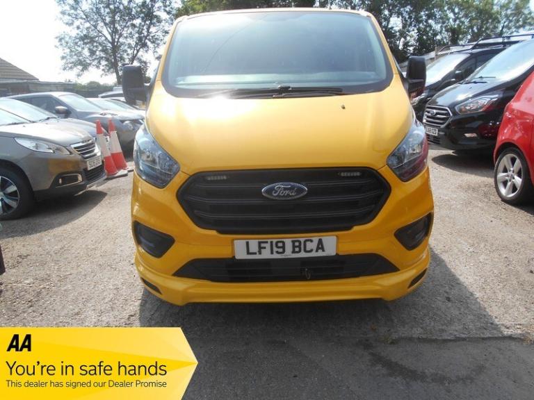 Ford Transit Custom 2019 340 BASE P/V L1 H1 CREWCAB NO VAT WETBELT REPLACED AT 8