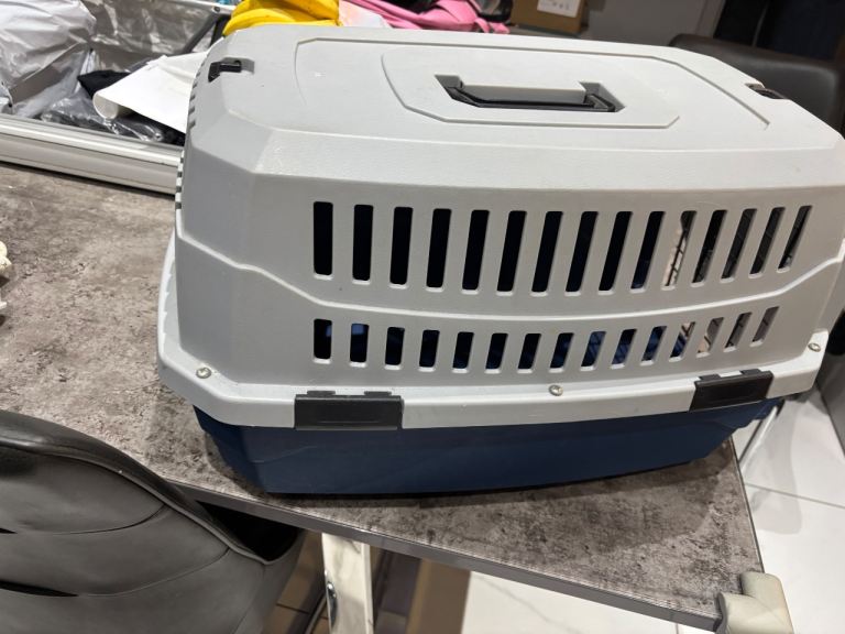 Pet carrier 