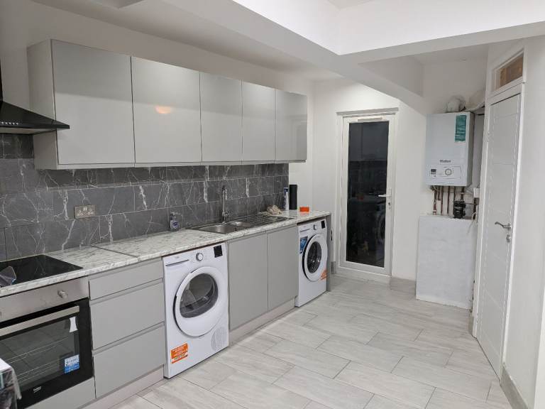 Single room in newly refurbished house