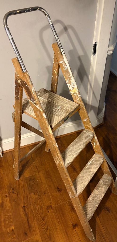 Wooden step ladder 