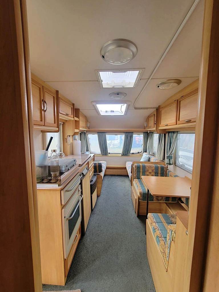 Sterling Europa 470 Caravan (2000) – 4 Berth 