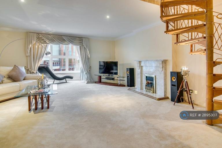 2 bedroom flat in Symphony Court, Birmingham, B16 (2 bed) (#2895307)