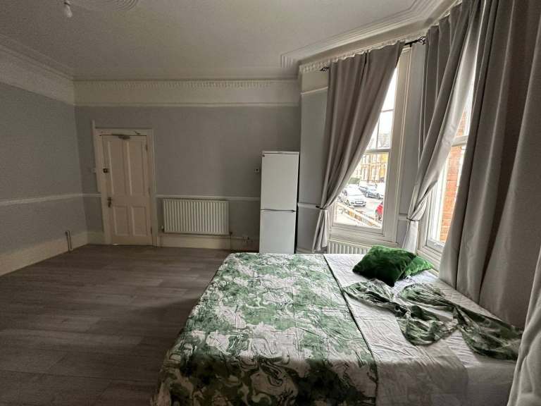image for DOUBLE ROOM AVAILABLE NOW Forburg road N16 – 6  minutes from station