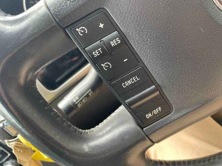 2009 Volkswagen Touareg 2.5 Touareg Altitude TDI E4 AUTO 5dr SUV Diesel Automatic