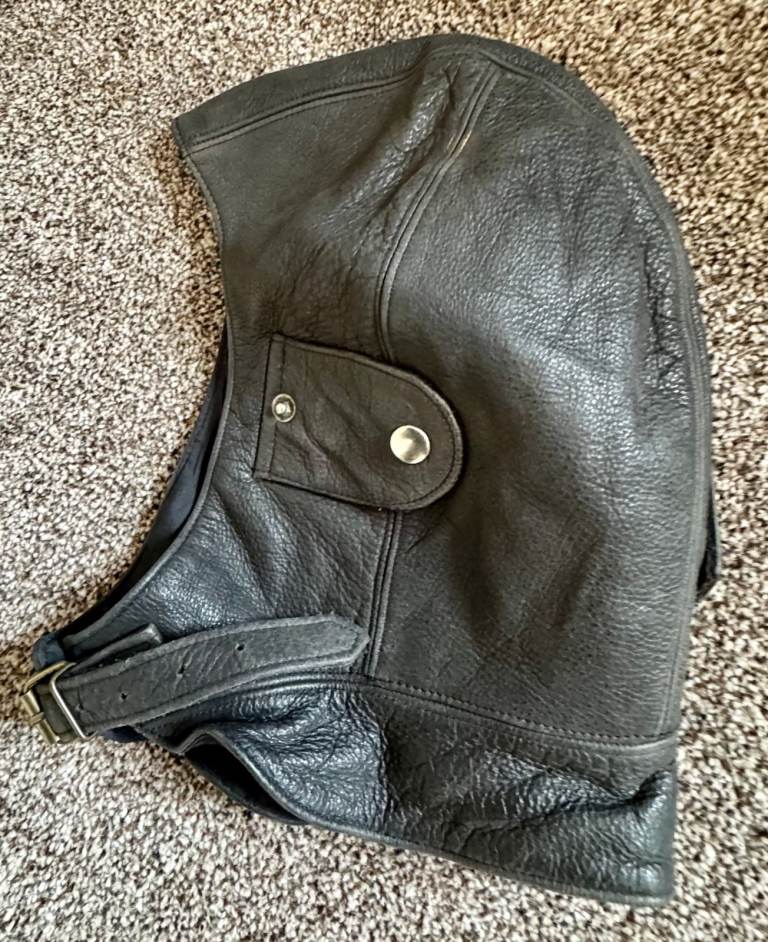 VINTAGE EARLY BIKERS/MOTORIST/ FLYERS ? RETRO LEATHER HELMET