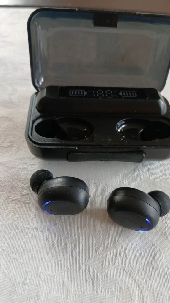 Rechargable Ear Buds  New