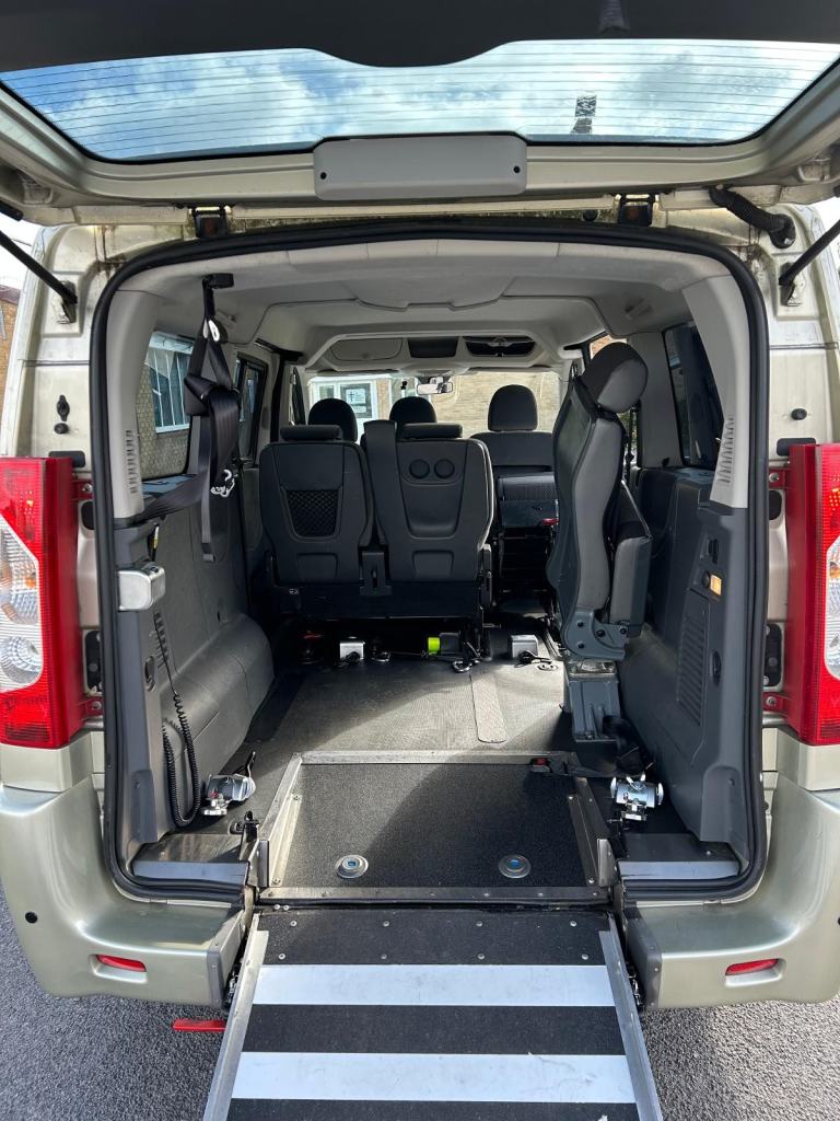 Peugeot Expert Tepee 2.0 HDI Leisure Wheelchair Access Auto