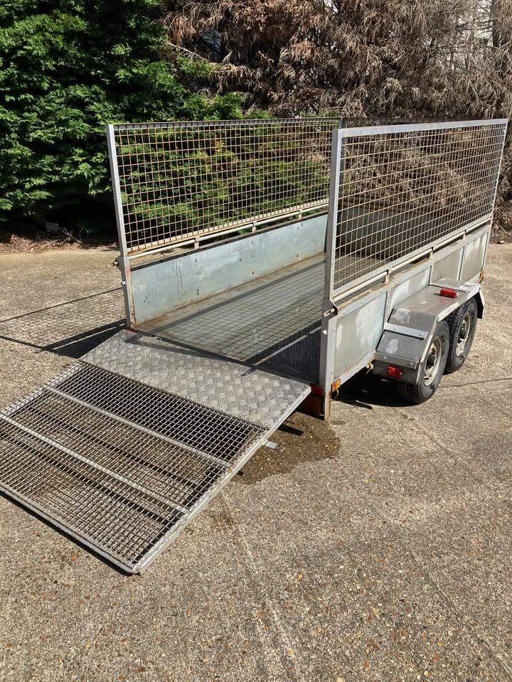 Twin Axle trailer. Mesh side Loading Ramp braked