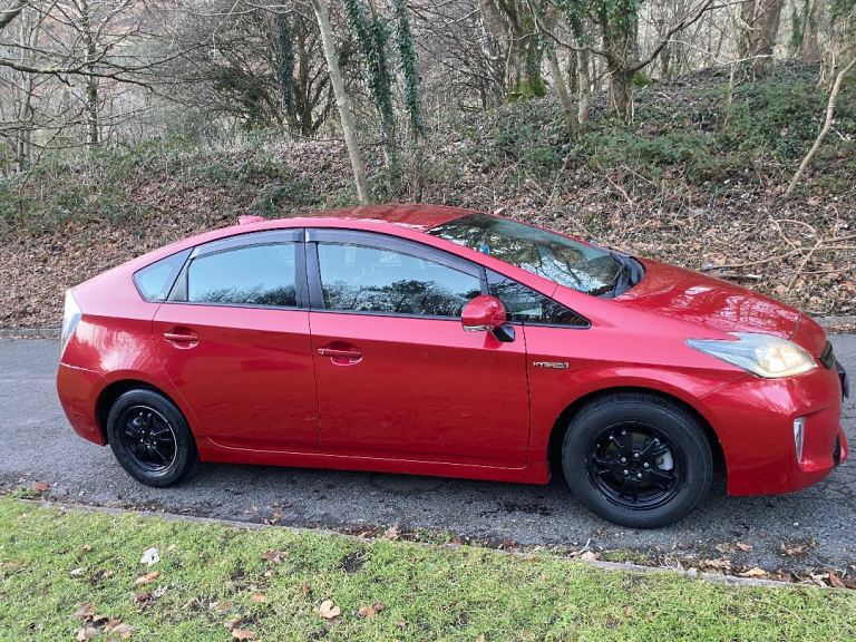 Toyota Prius 2014-12 month mot very economical 