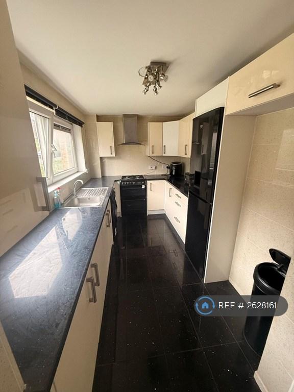 2 bedroom flat in Highbrook Close, Brighton, BN2 (2 bed) (#2628161)