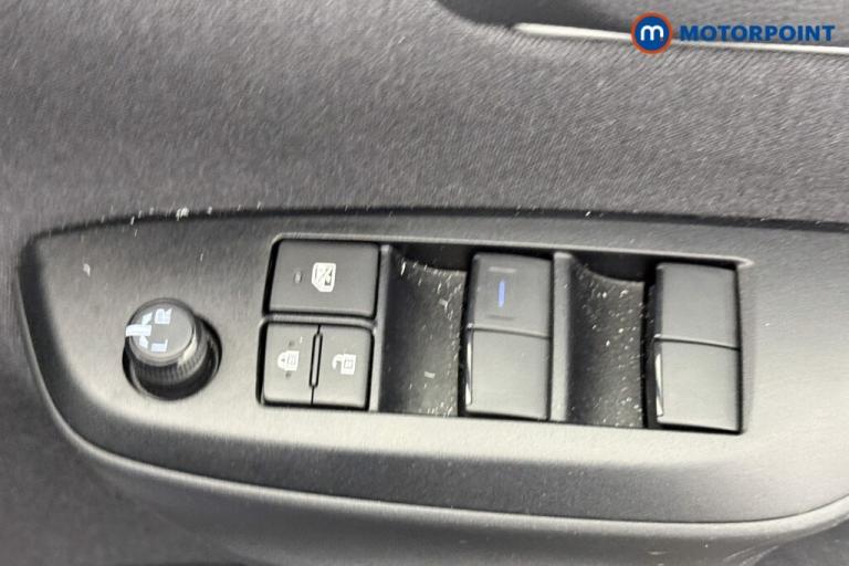 2022 Toyota Yaris 1.5 Hybrid Design 5dr CVT HATCHBACK PETROL/ELECTRIC Automatic