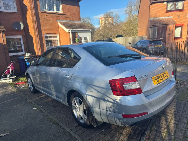 Skoda, OCTAVIA, Hatchback, 2013, Manual, 1598 (cc), 5 doors