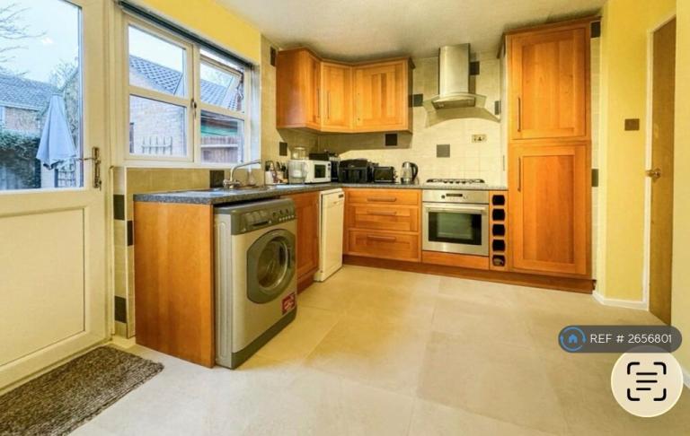 2 bedroom house in Reading, Reading, RG6 (2 bed) (#2656801)