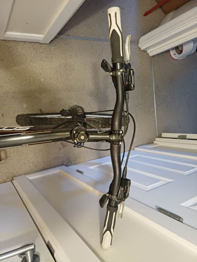 Title: Scott Aspect 35 Mountain Bike 26