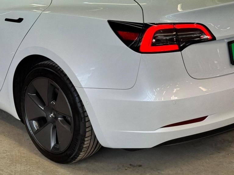 TESLA MODEL 3 (Dual Motor) Long Range Auto 4WDE 4dr 2021