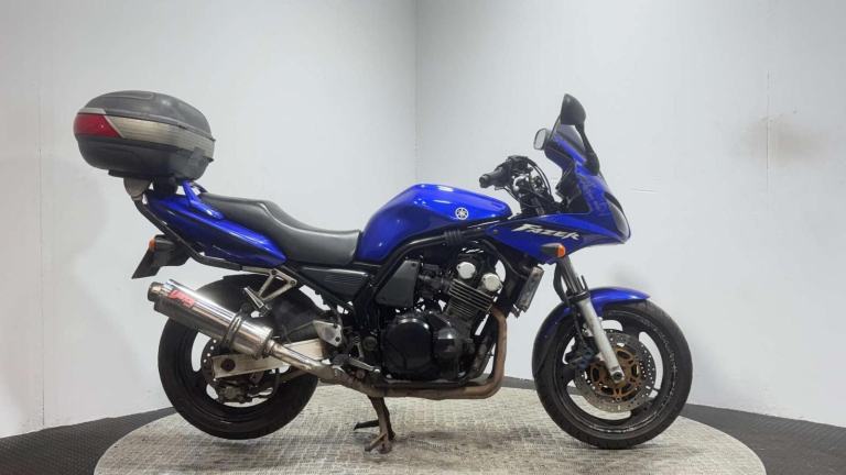 Yamaha FZS 2003 HIGH MILES RUNNING PROJECT BIKE SPARES OR REPAIR 600CC