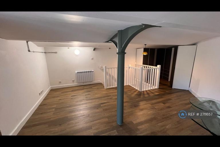 2 bedroom flat in Clarence Mill, Bollington, SK10 (2 bed) (#2711657)