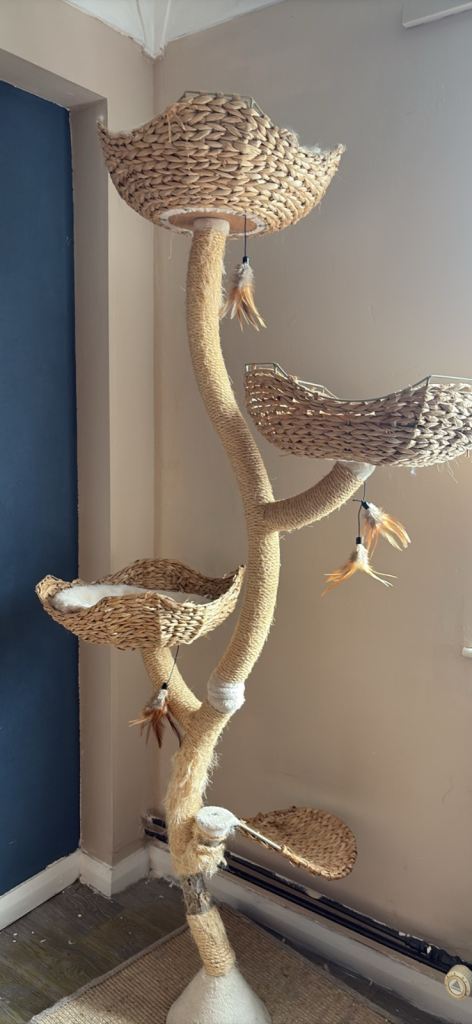 Large 6.5ft (2m) Cat Tree/ Scratching Post
