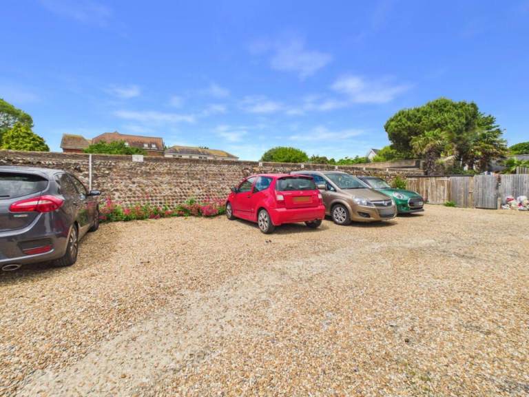 2 bedrooms flat on Selden road Worthing 