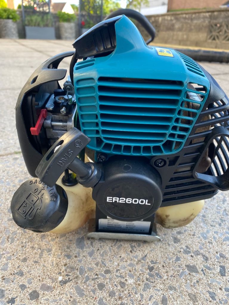 Makita ER 2600L petrol strimmer 
