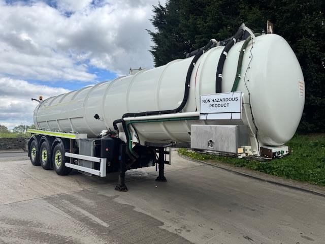 2007 WHALE STAINLESS STEEL 29500 LTR TRI AXLE VACUUM TANKER TRAILER