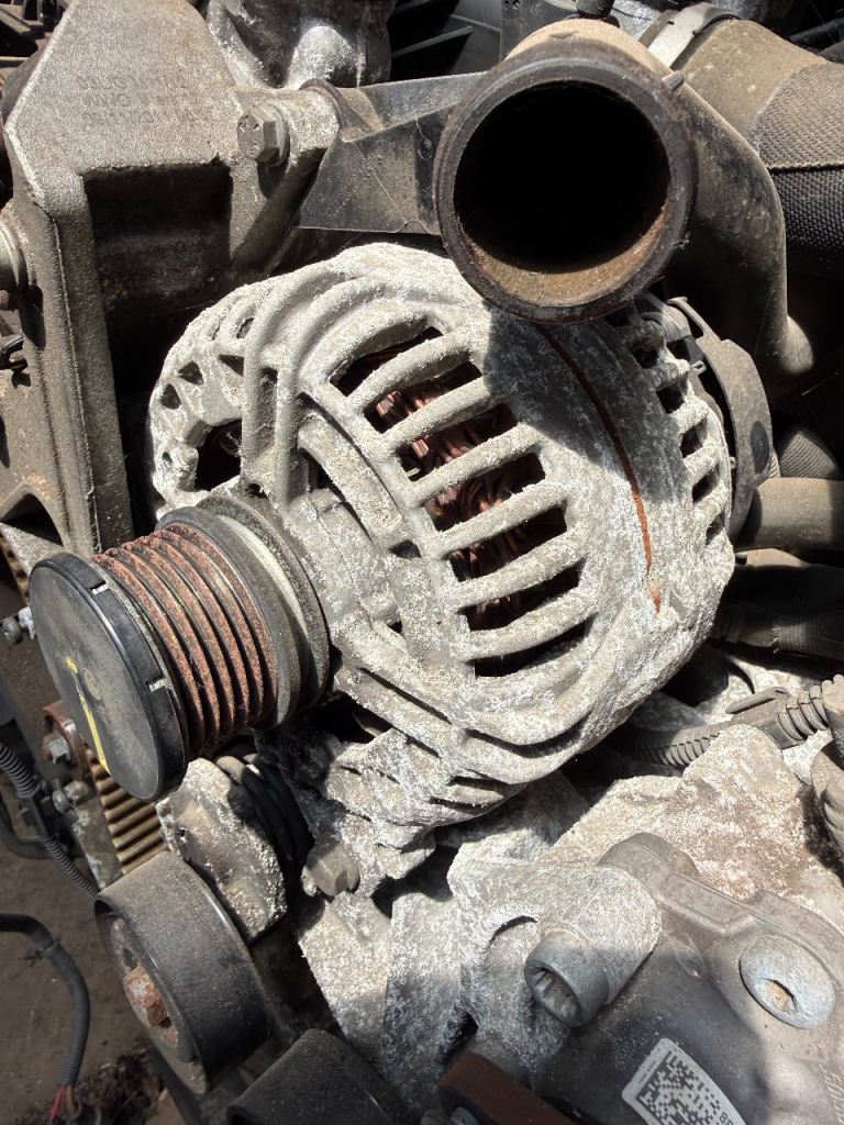 Audi q5 8r 2.0 tdi alternator 2011 model.