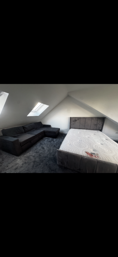 Rooms available asap
