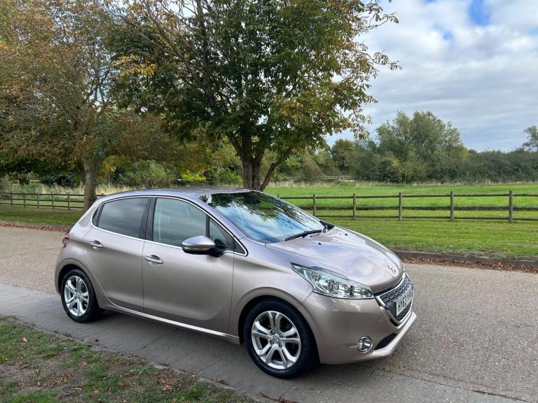2013 Peugeot 208 1.2 VTi Allure Euro 5 5dr HATCHBACK Petrol Manual