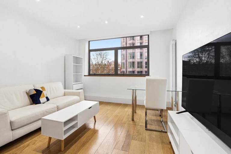 1 Bed Flat, St James Park, SW1H