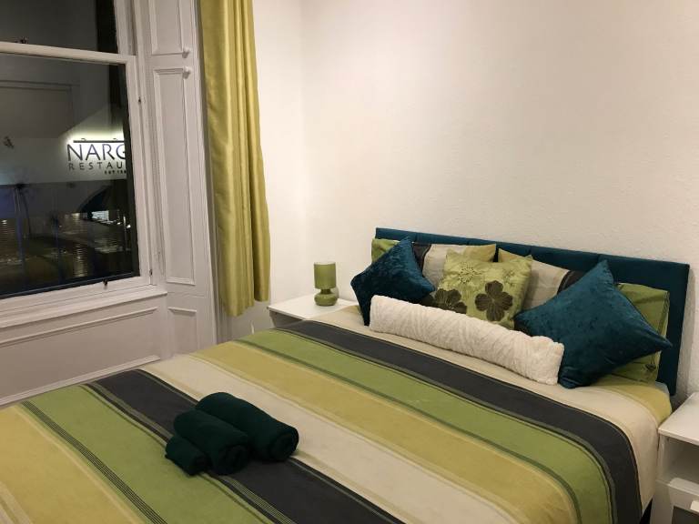 Fully Furnished 1 Bedroom Apartment Flat in Rosemount Area