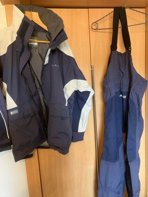 Mens Gill Jacket & Salopettes