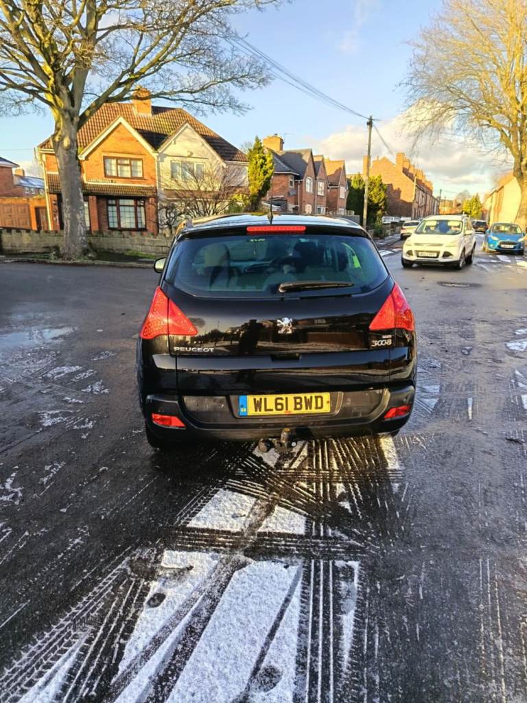 Peugeot, 3008, Hatchback, 2011, Automatic, 1560 (cc), 5 doors