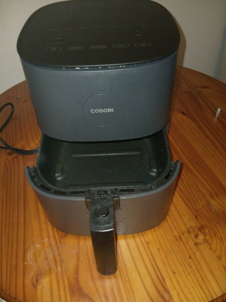 COSORI DIGITAL BRAND NEW NEVER USED AIR FRYER LARGE SIZE , £20.00 for Sale