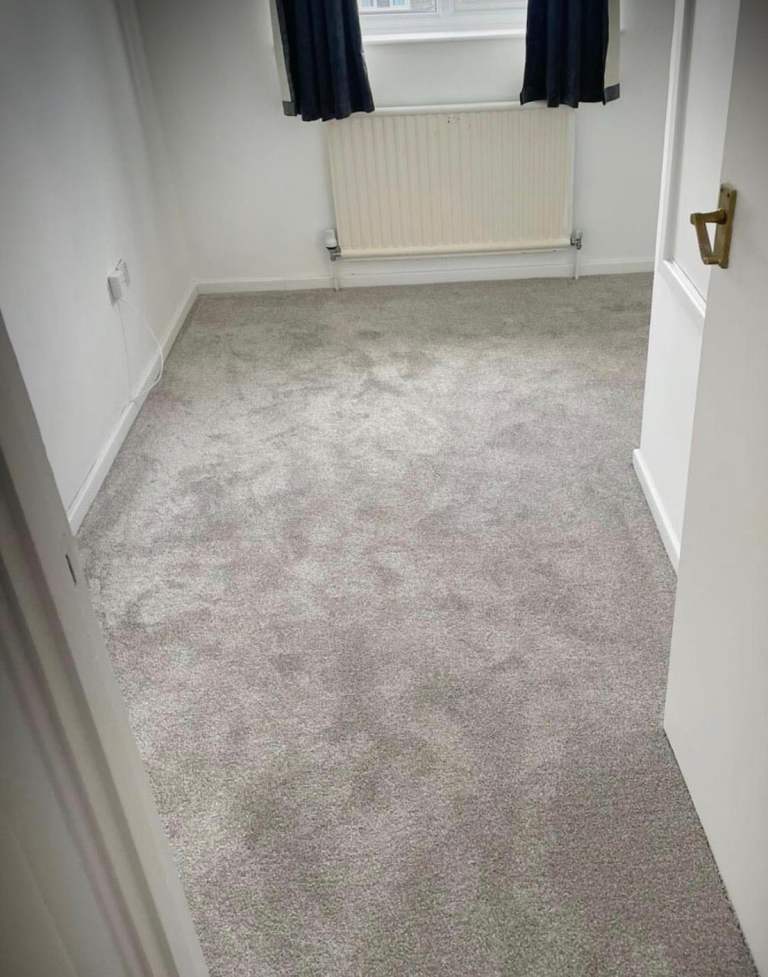 Carpet Fitter / Laminate Floor Fitter - All Floor Fitting Services Available - Reliable + Affordable
