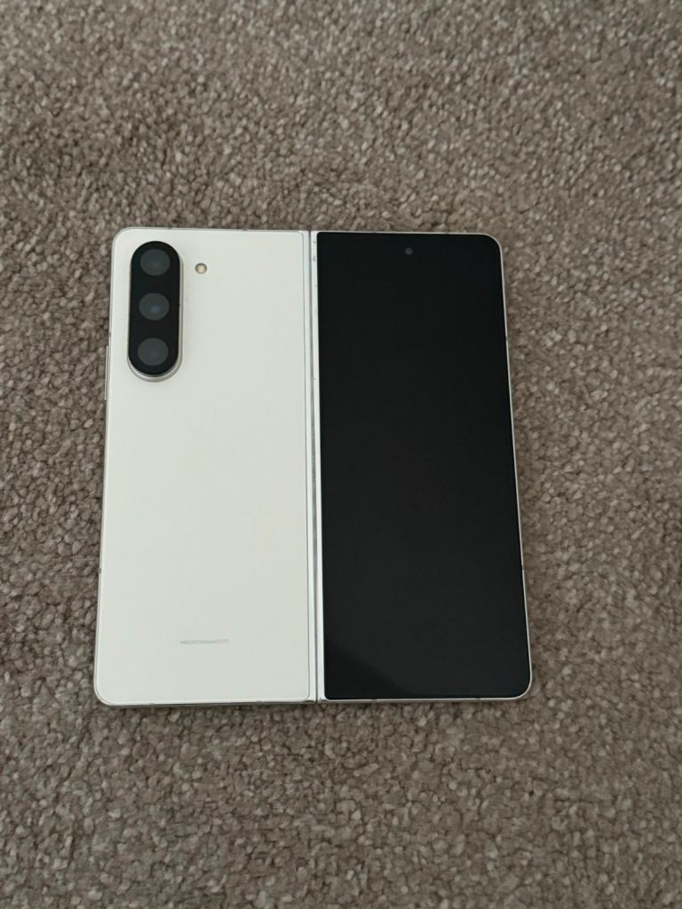 Samsung Galaxy Z Fold 5 256GB  beige color network locked 