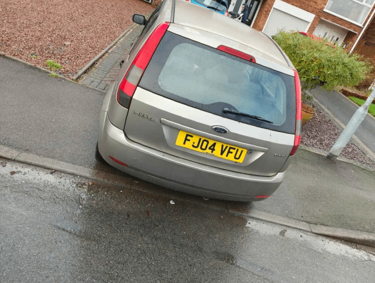 2004 ford fiesta ghia