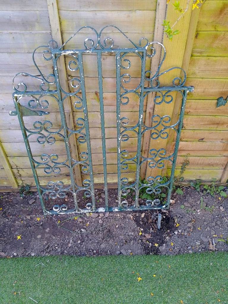 Iron gate 