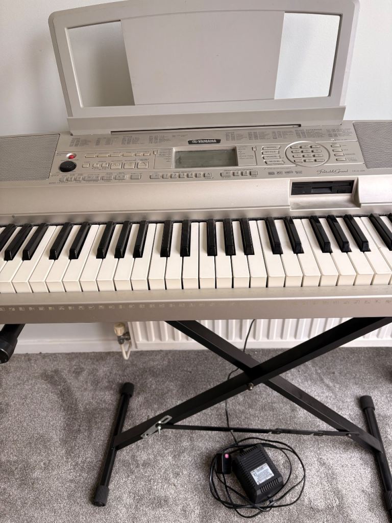Yamaha electric keyboard paino