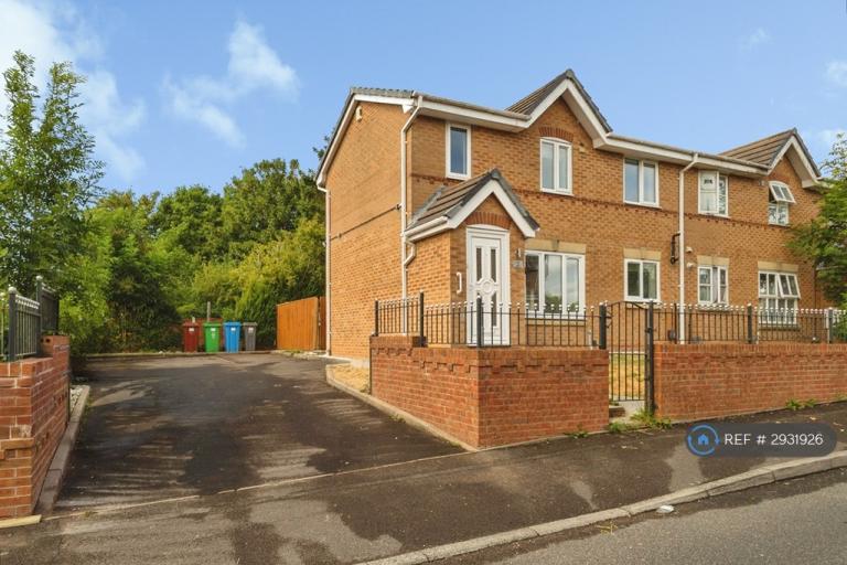 3 bedroom house in Mapledon Road, Manchester, M9 (3 bed) (#2931926)