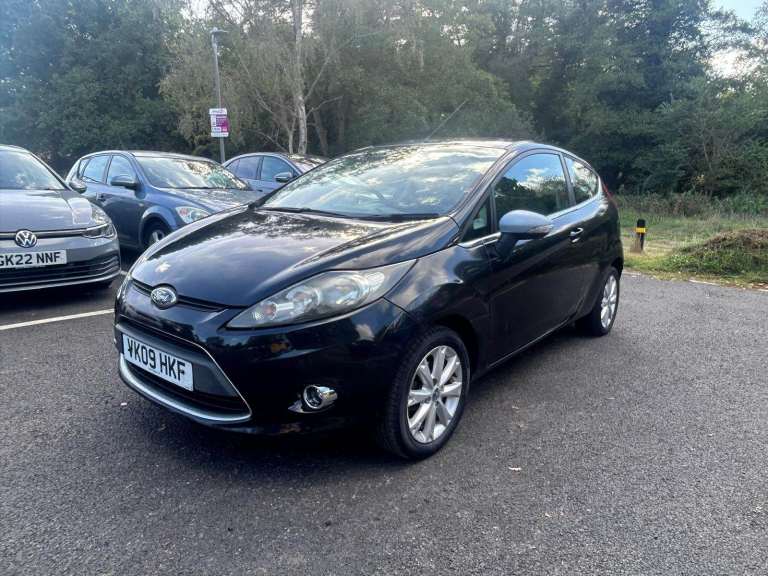 2009 Ford Fiesta Zetec 3dr 1.4L — 94k miles, 11 months MOT, perfect for tall drivers — £1,950 ono