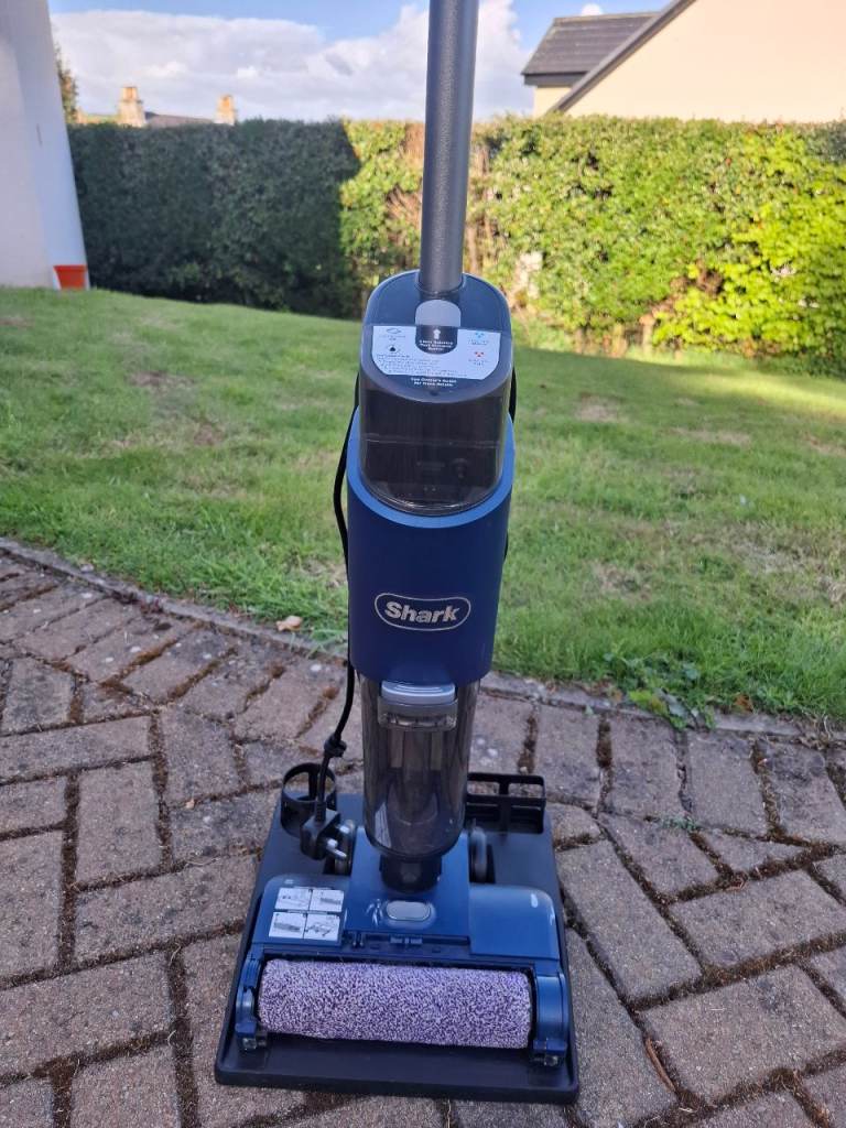 Shark Hydrovac Wet and Dry Cleaner 