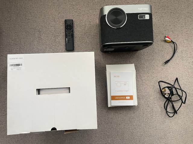 TOPTRO X7 Smart Projector, £119.00 for Sale in Willesden, London