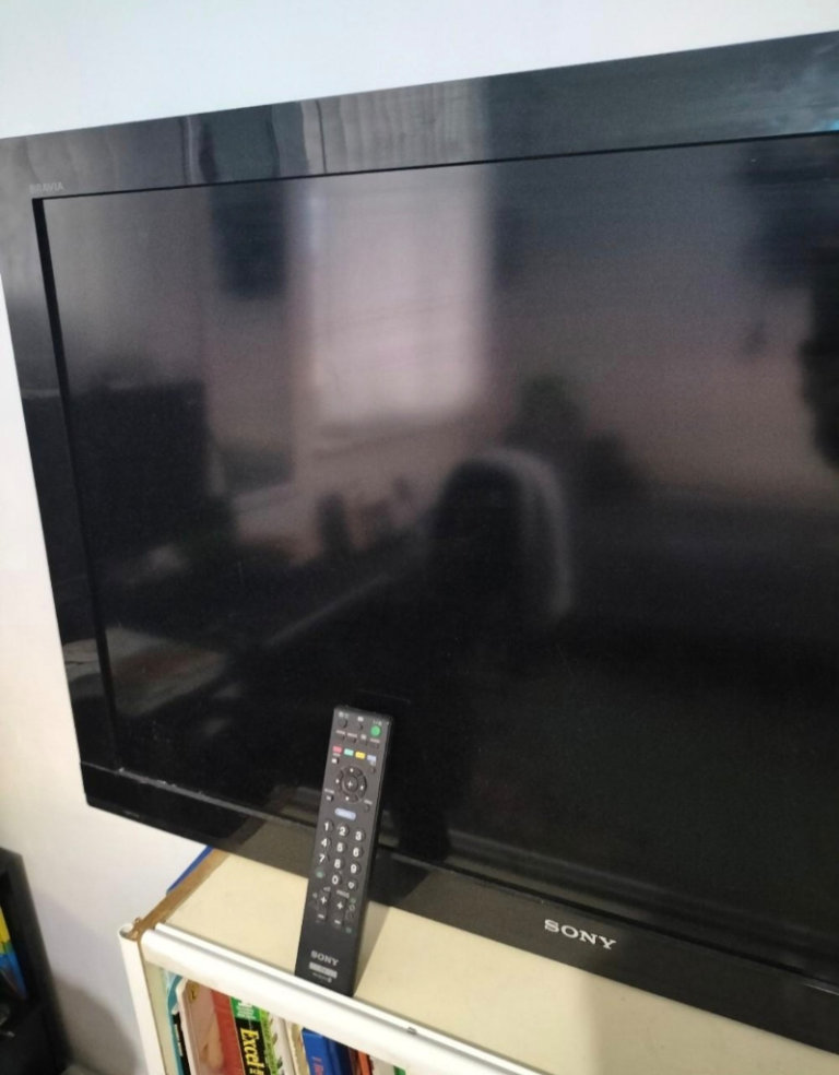 Sony HD 40" TV Excellent Condition 