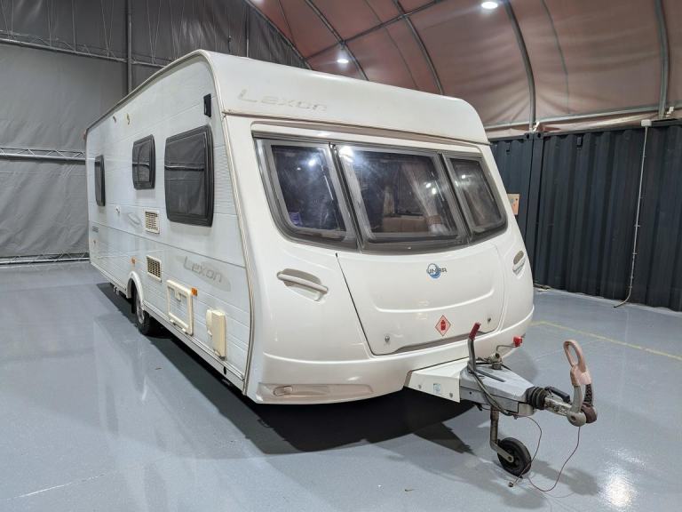 Lunar Lexon 585SI 2008 4 Berth Fixed Island Bed Caravan 