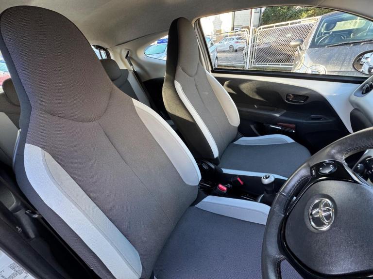 2014 Toyota AYGO 1.0 VVT-i X-Play 3dr HATCHBACK PETROL Manual
