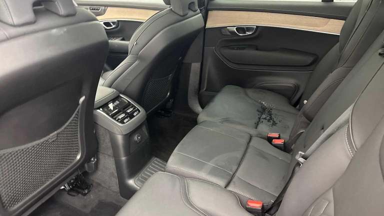 2025 Volvo XC90 Plus, T8 AWD Plug-in hybrid, Electric/Petrol, Dark, 7 Seats ( 360* Camera ) ESTAT...